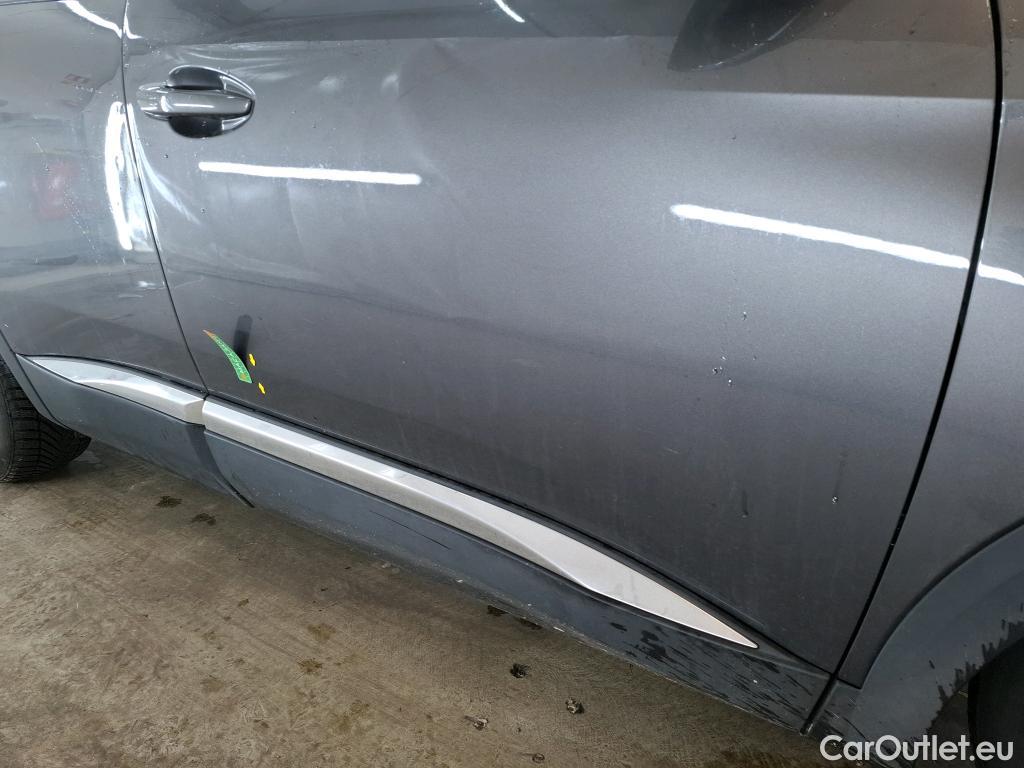  Peugeot  3008 PEUGEOT  / 2020 / 5P / SUV 1.6 HYBRID 225 E-EAT8 Allure Pack #24