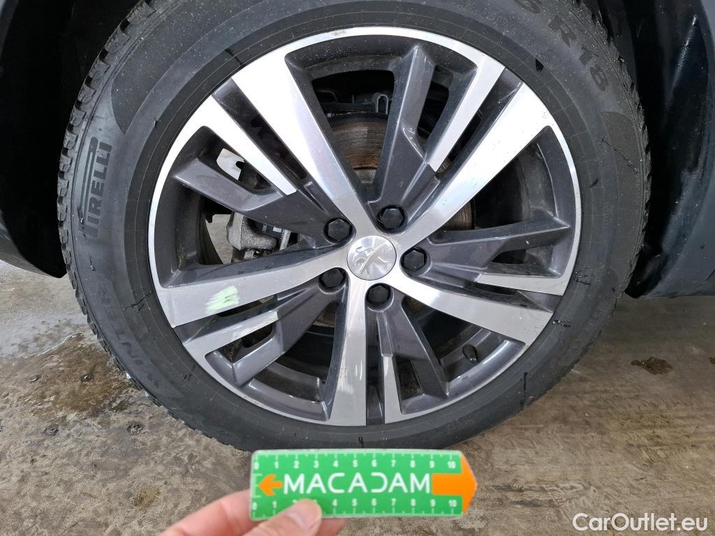  Peugeot  3008 PEUGEOT  / 2020 / 5P / SUV 1.6 HYBRID 225 E-EAT8 Allure Pack #9