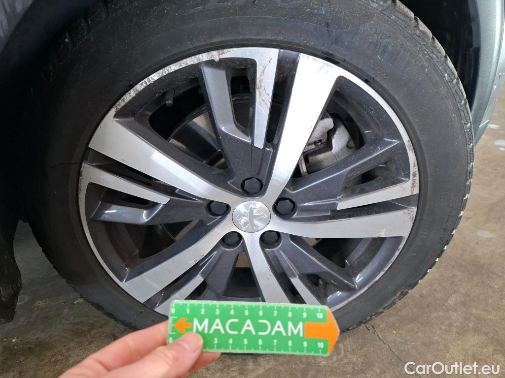  Peugeot  3008 PEUGEOT  / 2020 / 5P / SUV 1.6 HYBRID 225 E-EAT8 Allure Pack #15