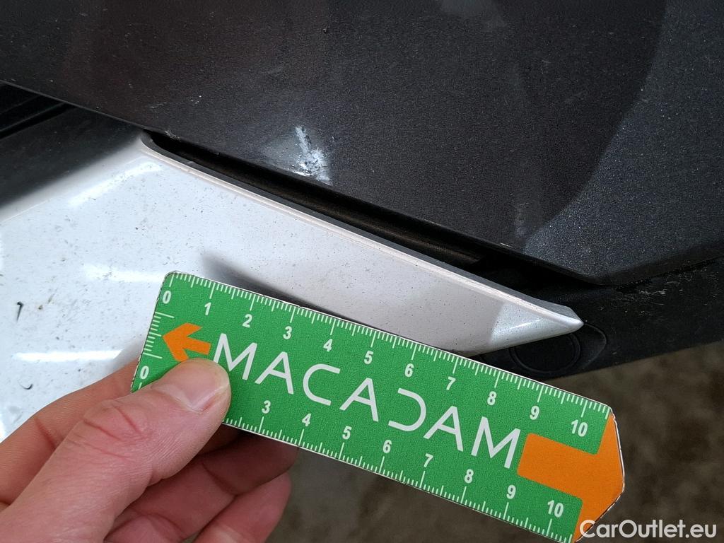  Peugeot  3008 PEUGEOT  / 2020 / 5P / SUV 1.6 HYBRID 225 E-EAT8 Allure Pack #36