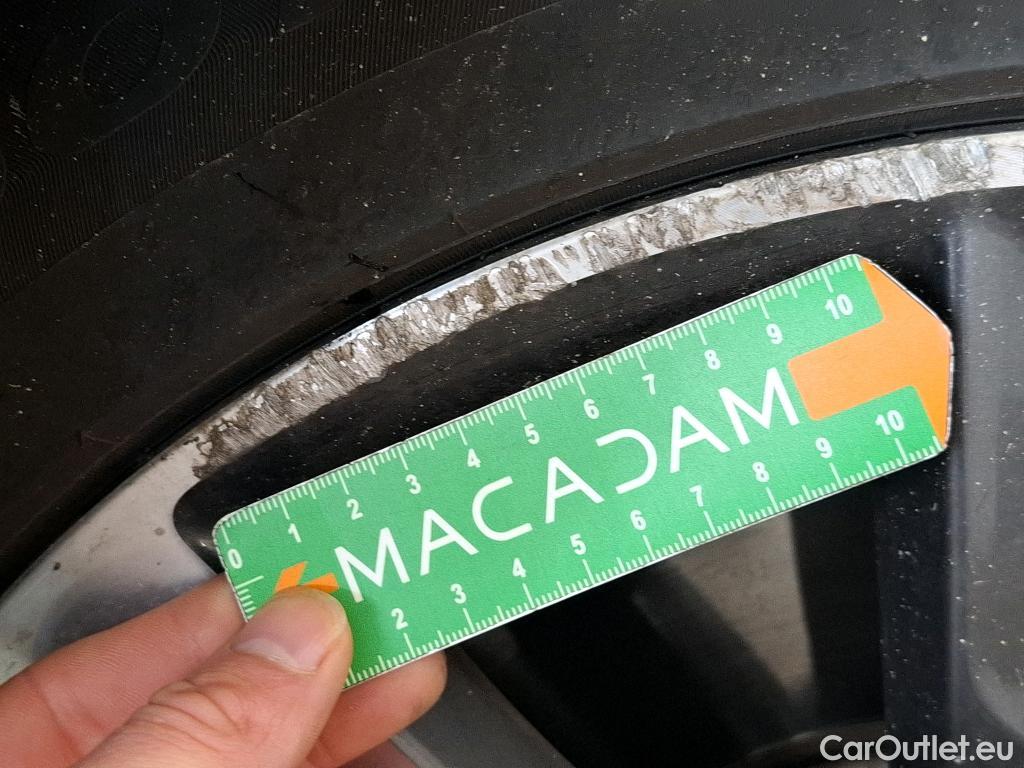  Peugeot  3008 PEUGEOT  / 2020 / 5P / SUV 1.6 HYBRID 225 E-EAT8 Allure Pack #16