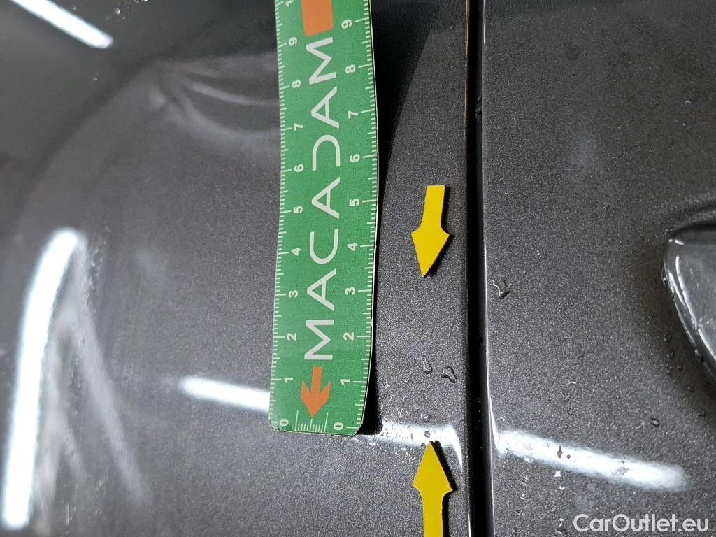  Peugeot  3008 PEUGEOT  / 2020 / 5P / SUV 1.6 HYBRID 225 E-EAT8 Allure Pack #29