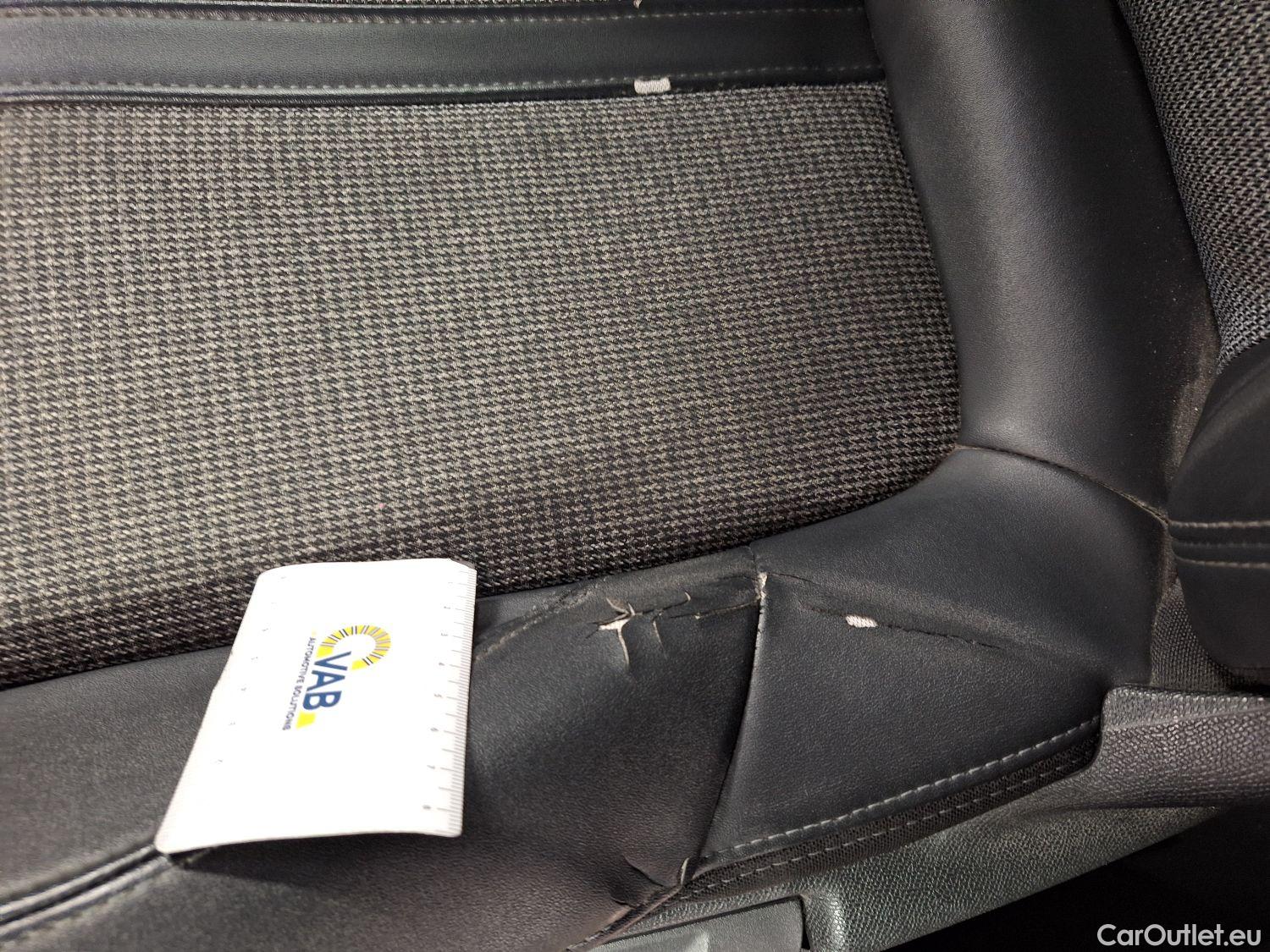  Peugeot  5008 Peugeot,  '16, Peugeot  1.5 BlueHDi 96kW S&S EAT8 Allure 5d #36