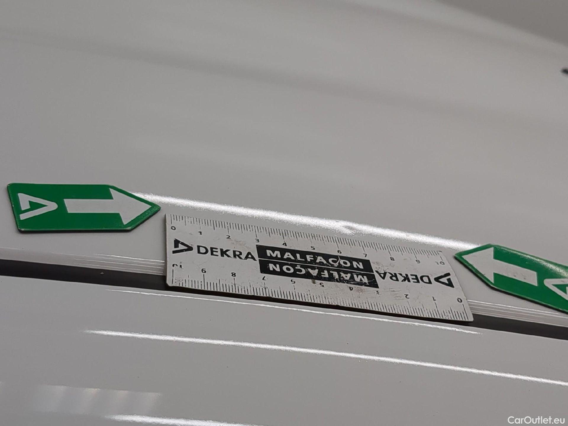  Toyota  Yaris TOYOTA  Hybride / 2019 / 5P / Berline Hybride 116h Dynamic Business Beyond Zer #22