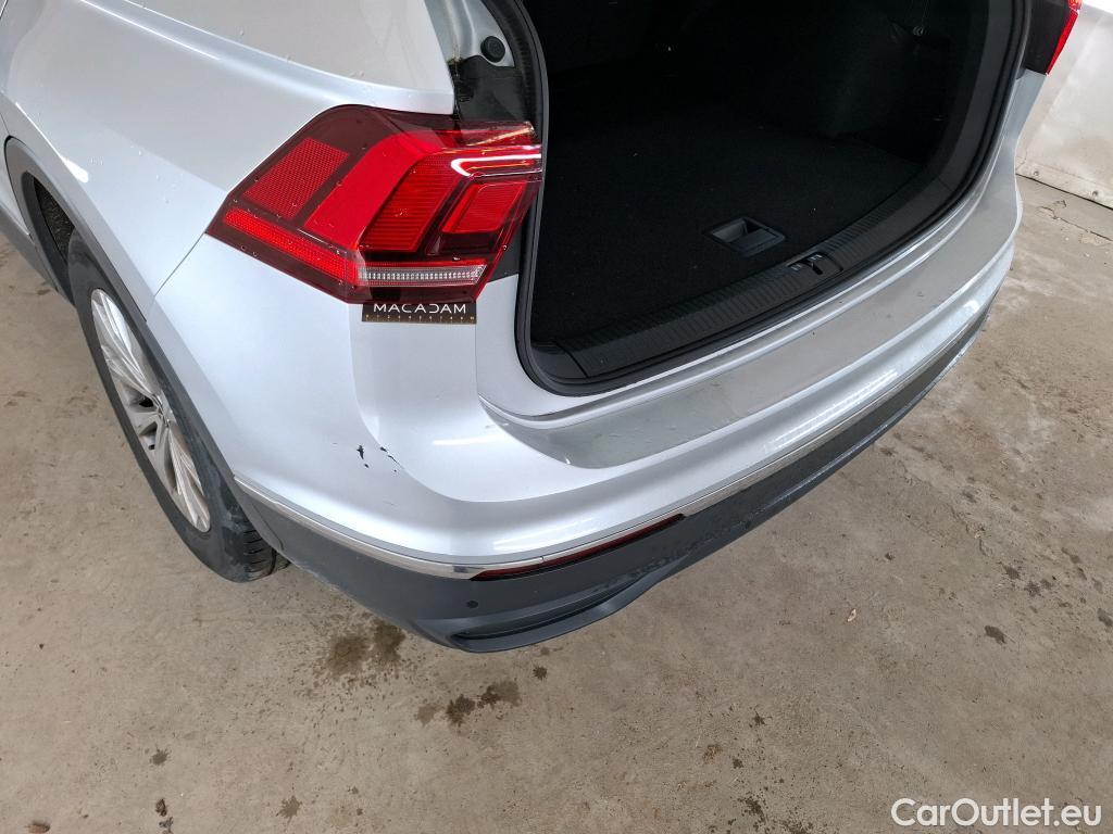  Volkswagen  Tiguan VOLKSWAGEN  / 2020 / 5P / SUV 2.0 TDI 150 DSG7 Life Business #1