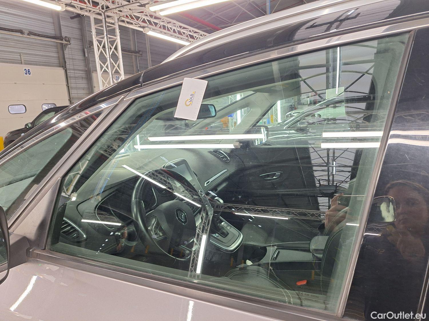  Renault  Grand Scenic Renault, Gr.Scénic '16, Renault Grand Scénic TCe 140 EDC Intens 5d #61