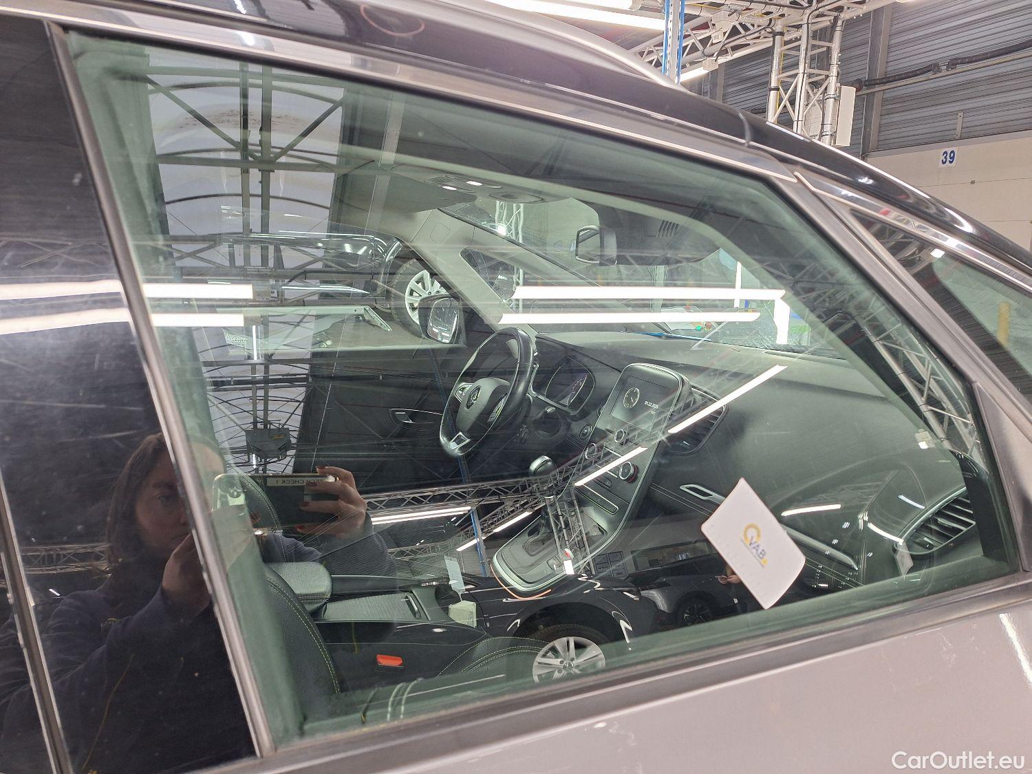  Renault  Grand Scenic Renault, Gr.Scénic '16, Renault Grand Scénic TCe 140 EDC Intens 5d #44