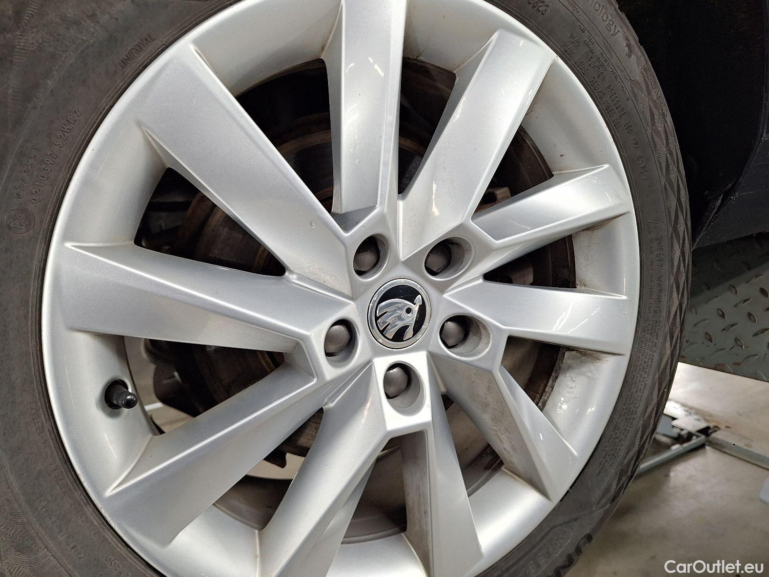  Skoda  Superb Skoda,  C FL'19 PHEV, Skoda  Combi 1.4 TSI iV 160kW DSG6 Clever 5d #1