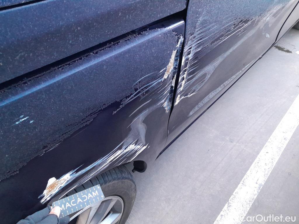  Mercedes  V-Klasse MERCEDES-BENZ Clase V / 2014 / 5P / monovolumen 300 d Avantgarde Largo #2