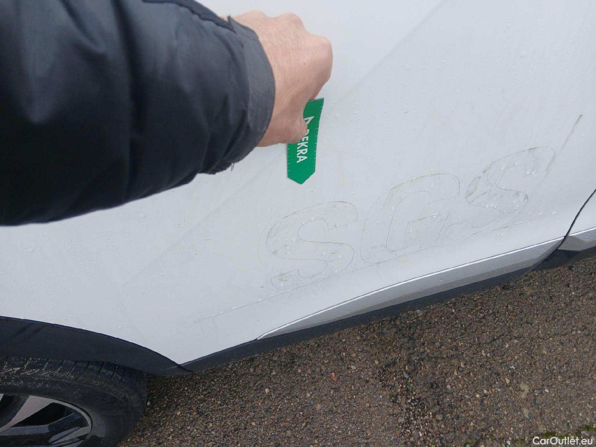  Peugeot  2008 PEUGEOT  / 2019 / 5P / todoterreno Allure BlueHDI 81kW (110CV) #22