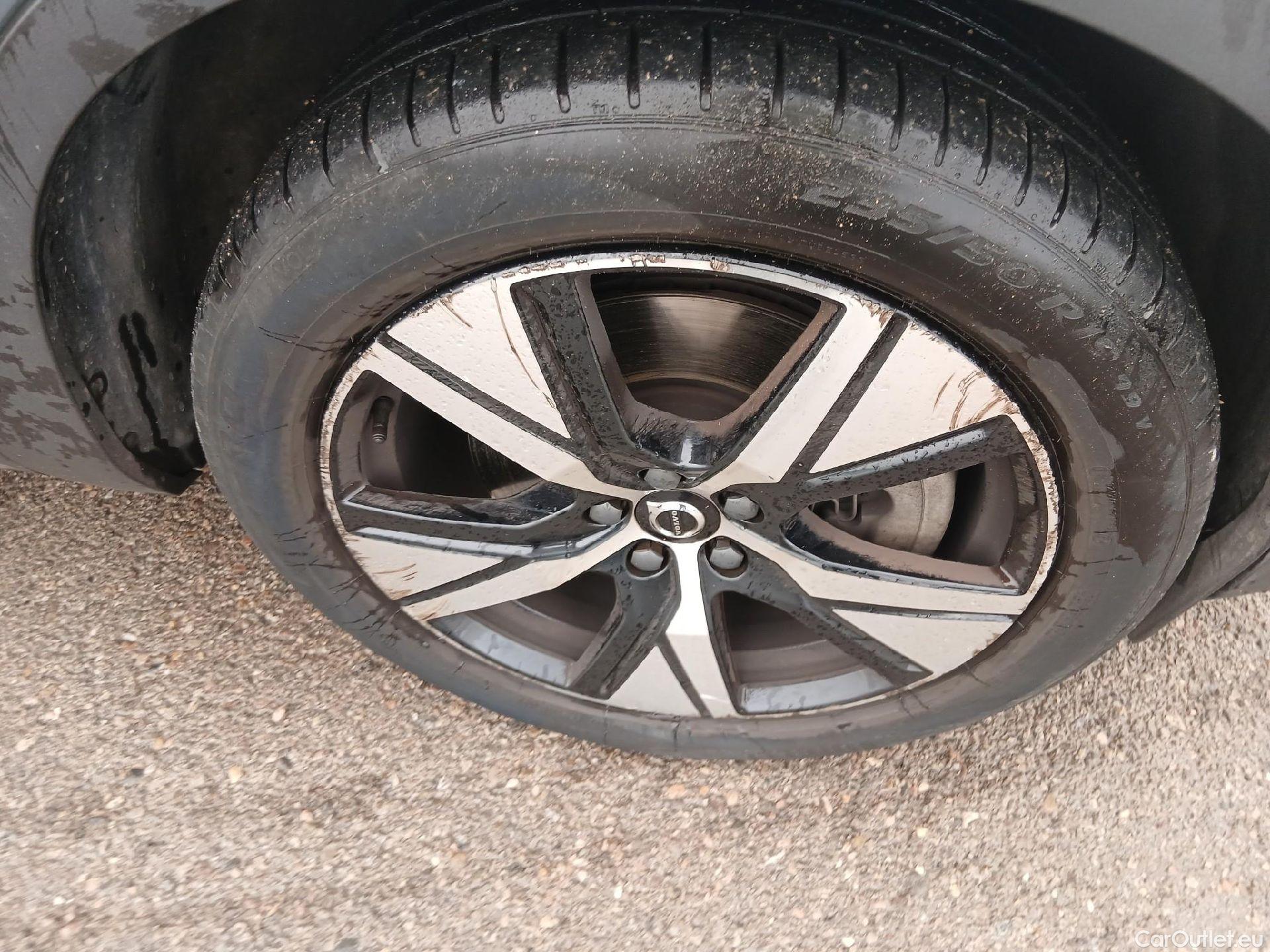  Volvo  XC 40 VOLVO XC40 / 2017 / 5P / todoterreno 1.5 T5 Twin Recharge R-Design Auto #33