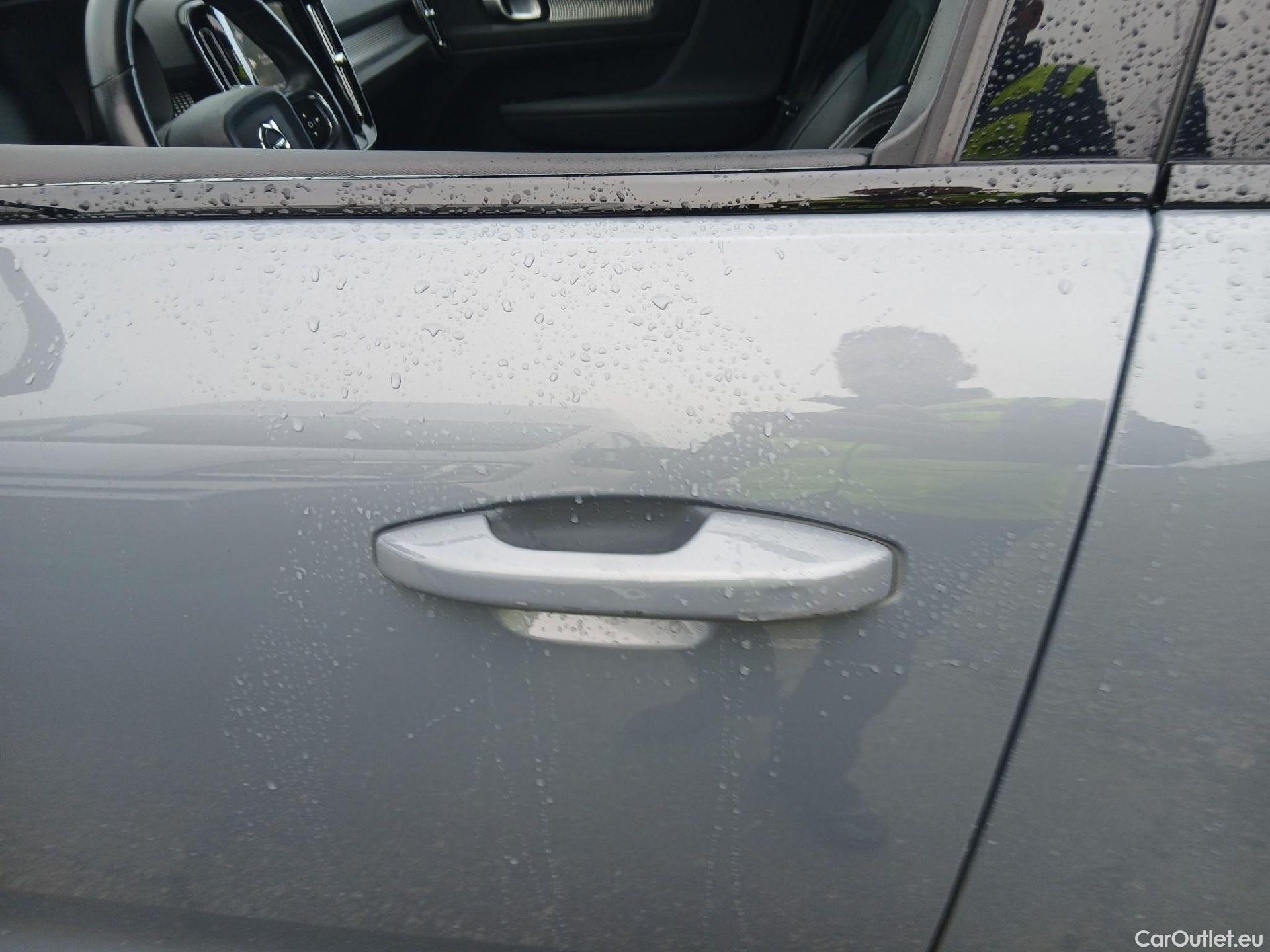  Volvo  XC 40 VOLVO XC40 / 2017 / 5P / todoterreno 1.5 T5 Twin Recharge R-Design Auto #9