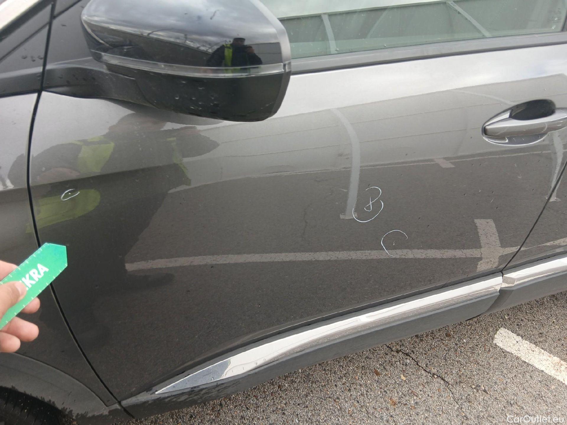  Peugeot  3008 PEUGEOT  Hybrid / 2020 / 5P / todoterreno 225 e-EAT8 Allure (AC2) #9