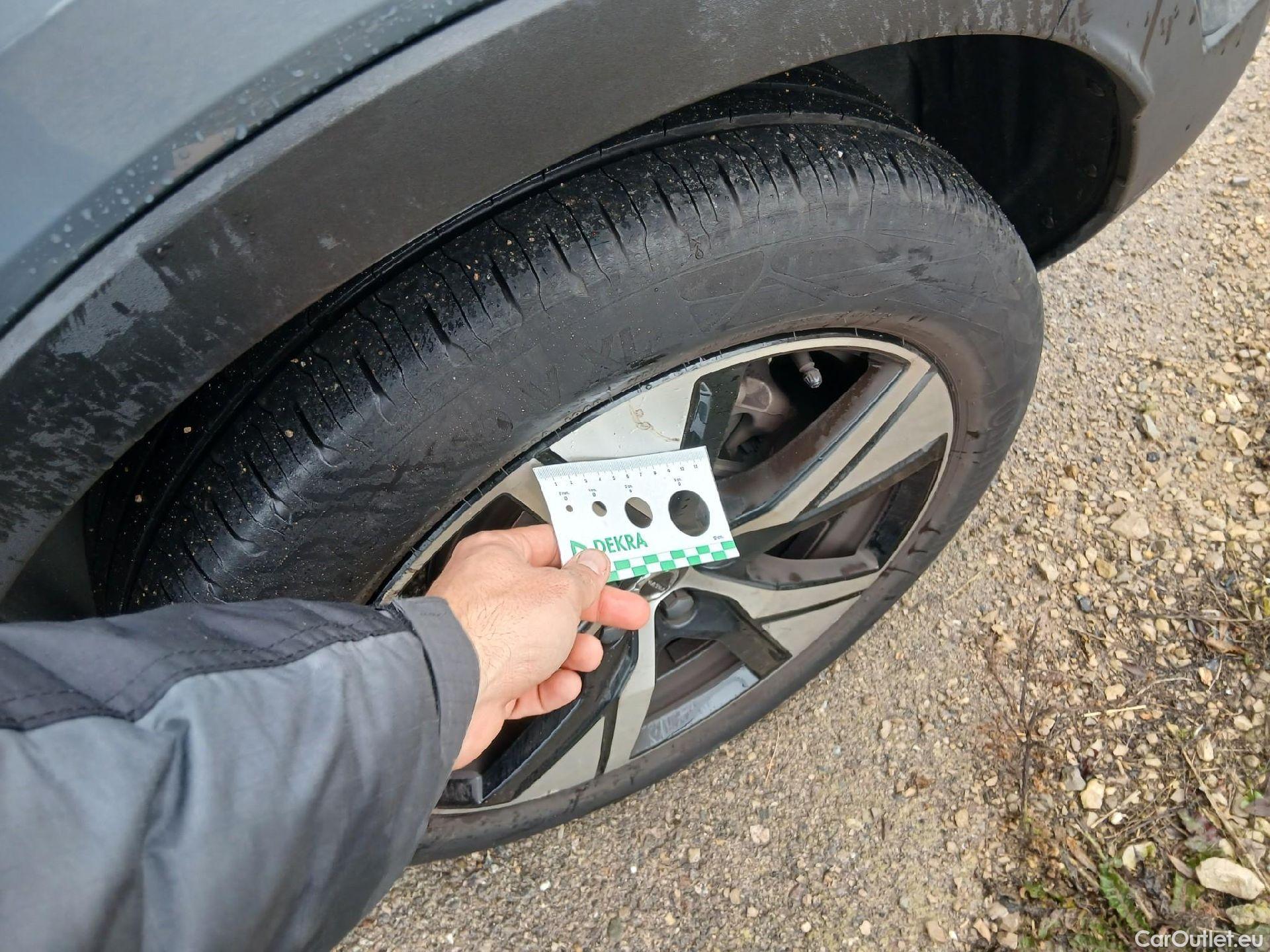  Volvo  XC 40 VOLVO XC40 / 2017 / 5P / todoterreno 1.5 T5 Twin Recharge R-Design Auto #12