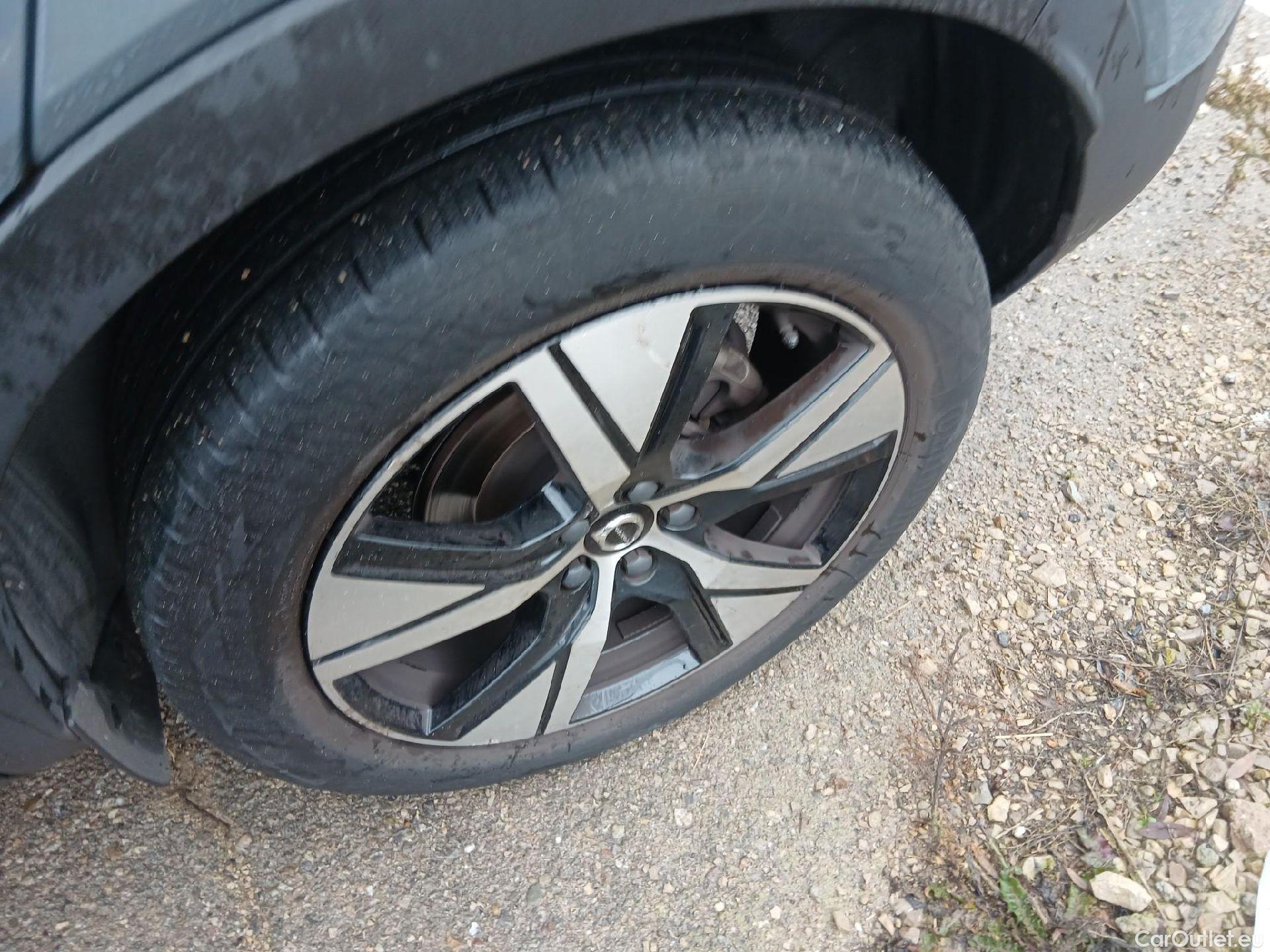  Volvo  XC 40 VOLVO XC40 / 2017 / 5P / todoterreno 1.5 T5 Twin Recharge R-Design Auto #11