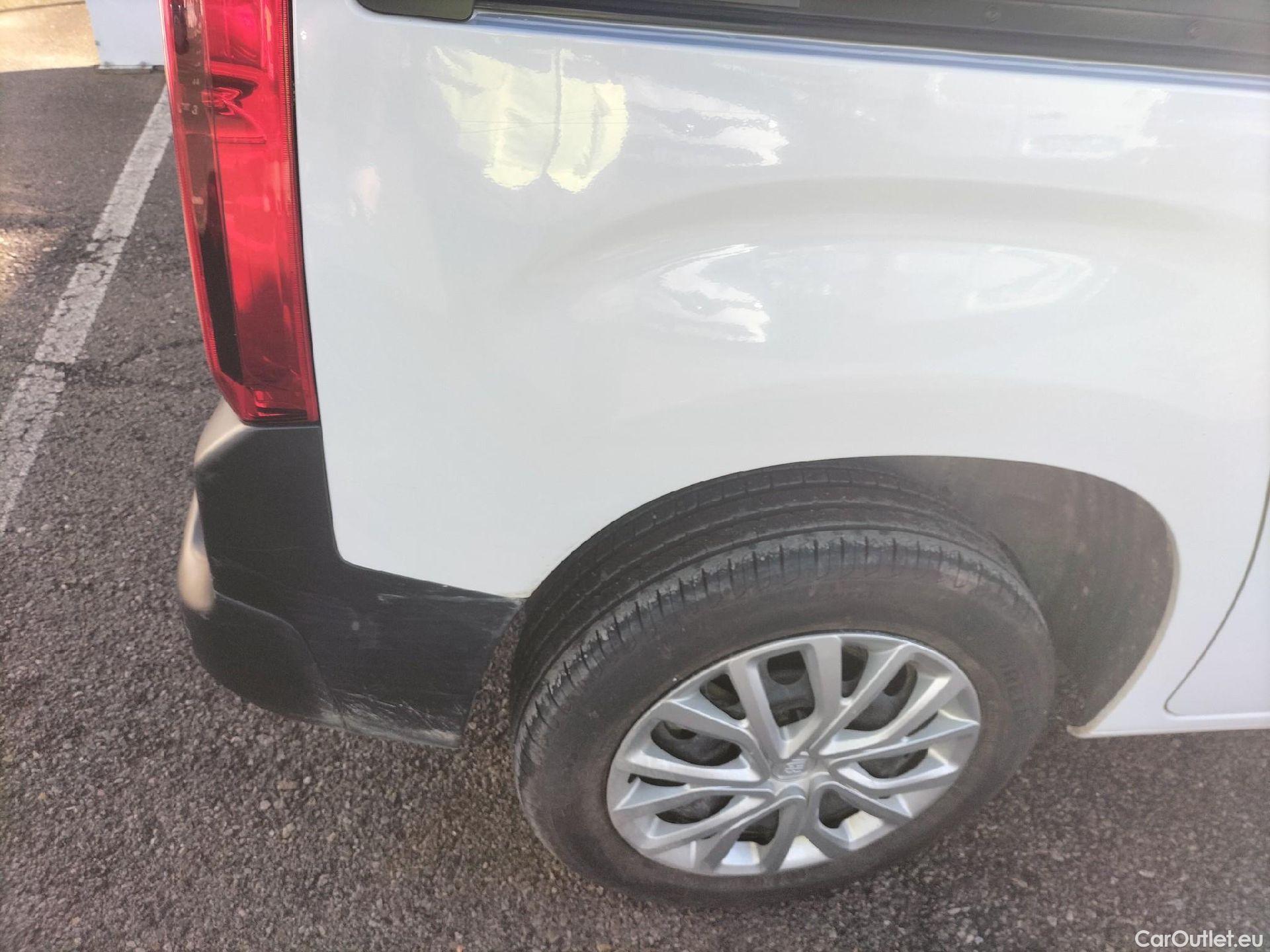  Land Rover  Discovery FIAT Doblò / 2022 / 5P / combi Combi (N1) BlueHDi 1.5 L 100CV (AC) #35