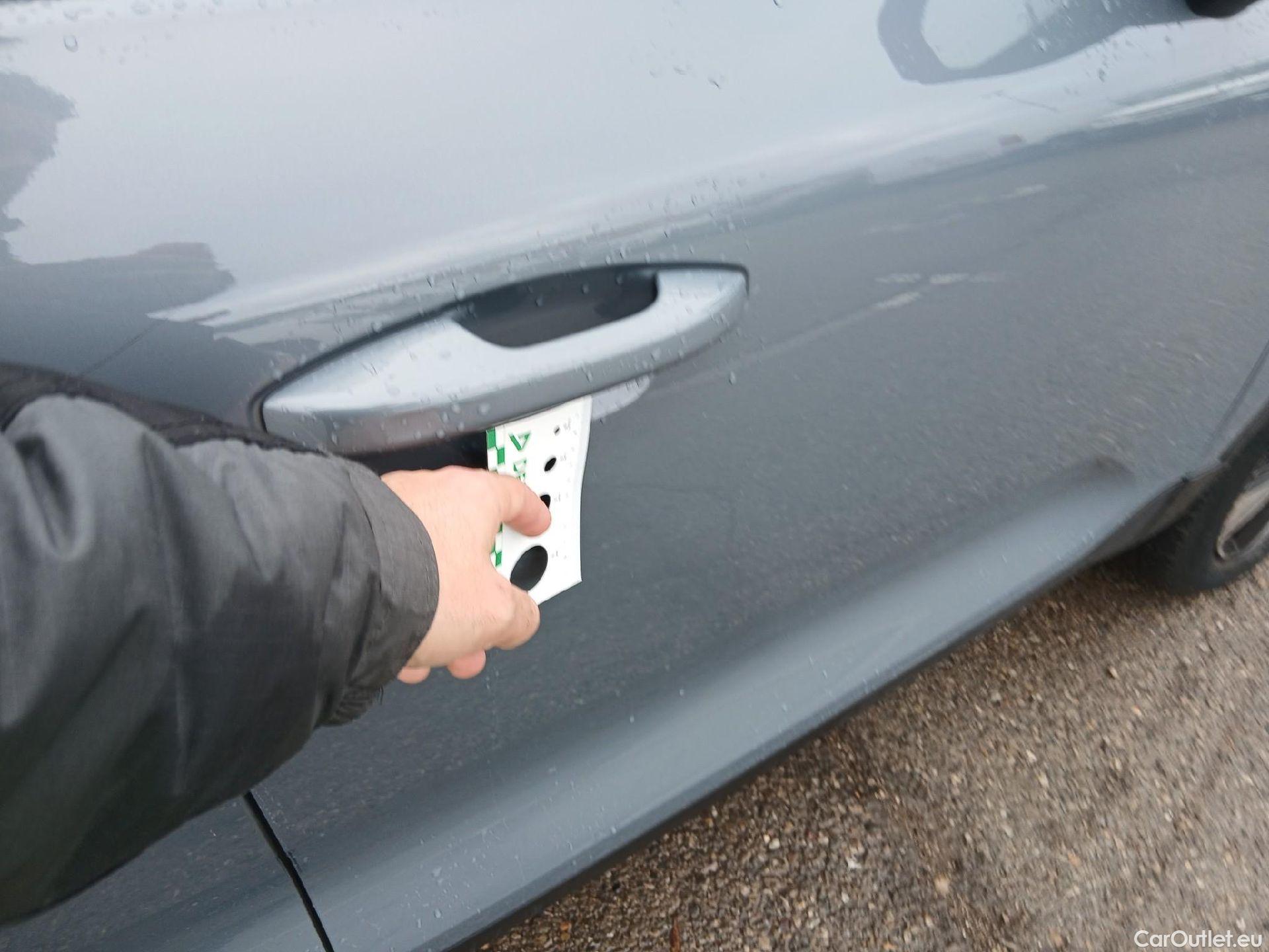  Volvo  XC 40 VOLVO XC40 / 2017 / 5P / todoterreno 1.5 T5 Twin Recharge R-Design Auto #29