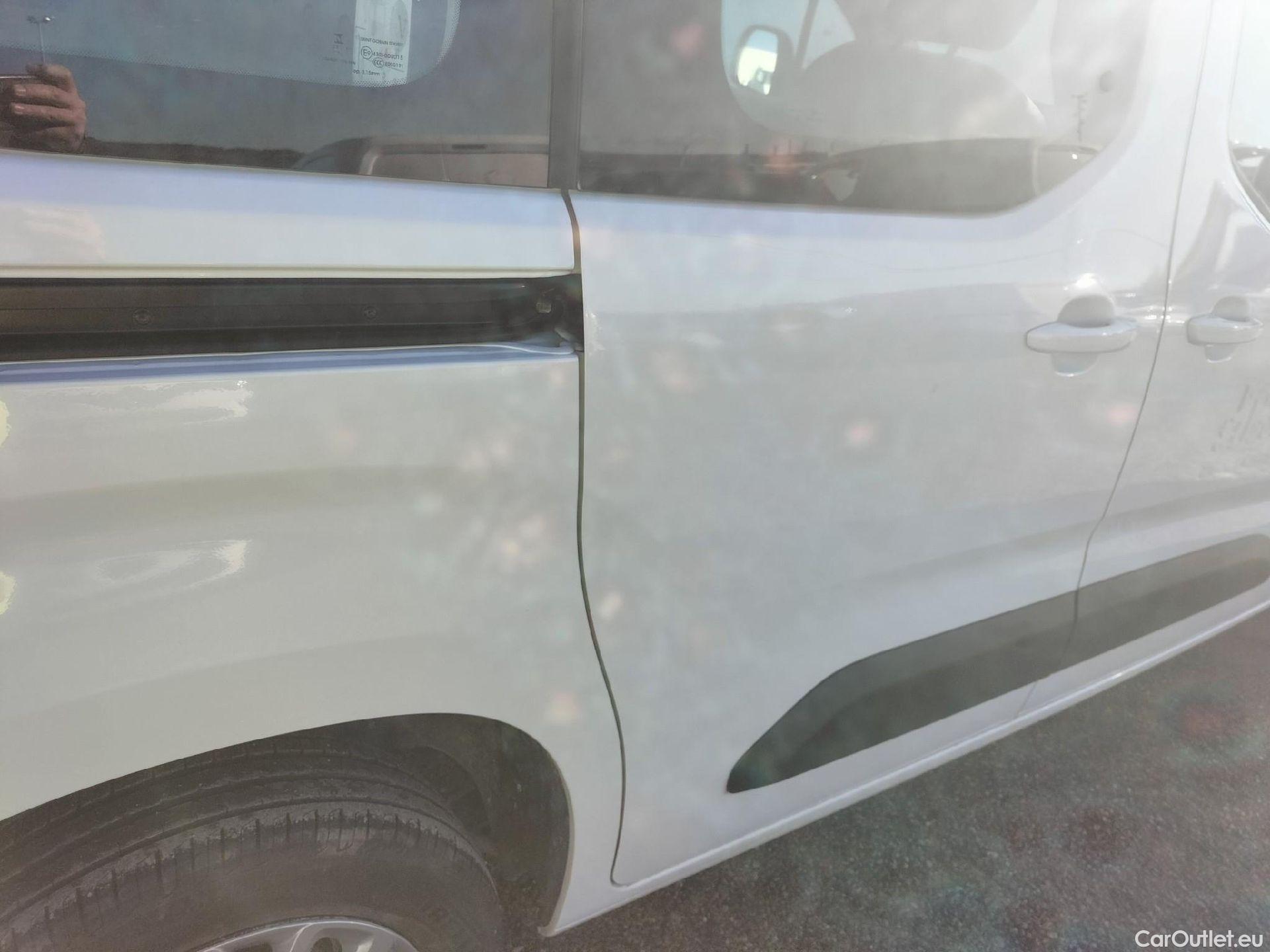  Land Rover  Discovery FIAT Doblò / 2022 / 5P / combi Combi (N1) BlueHDi 1.5 L 100CV (AC) #38