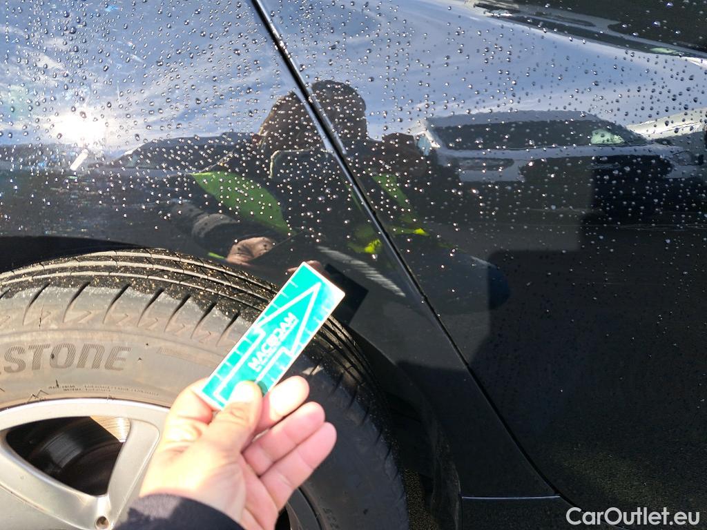  Bmw  Serie 1 BMW  / 2019 / 5P / berlina con portón 118d Business Auto. #21