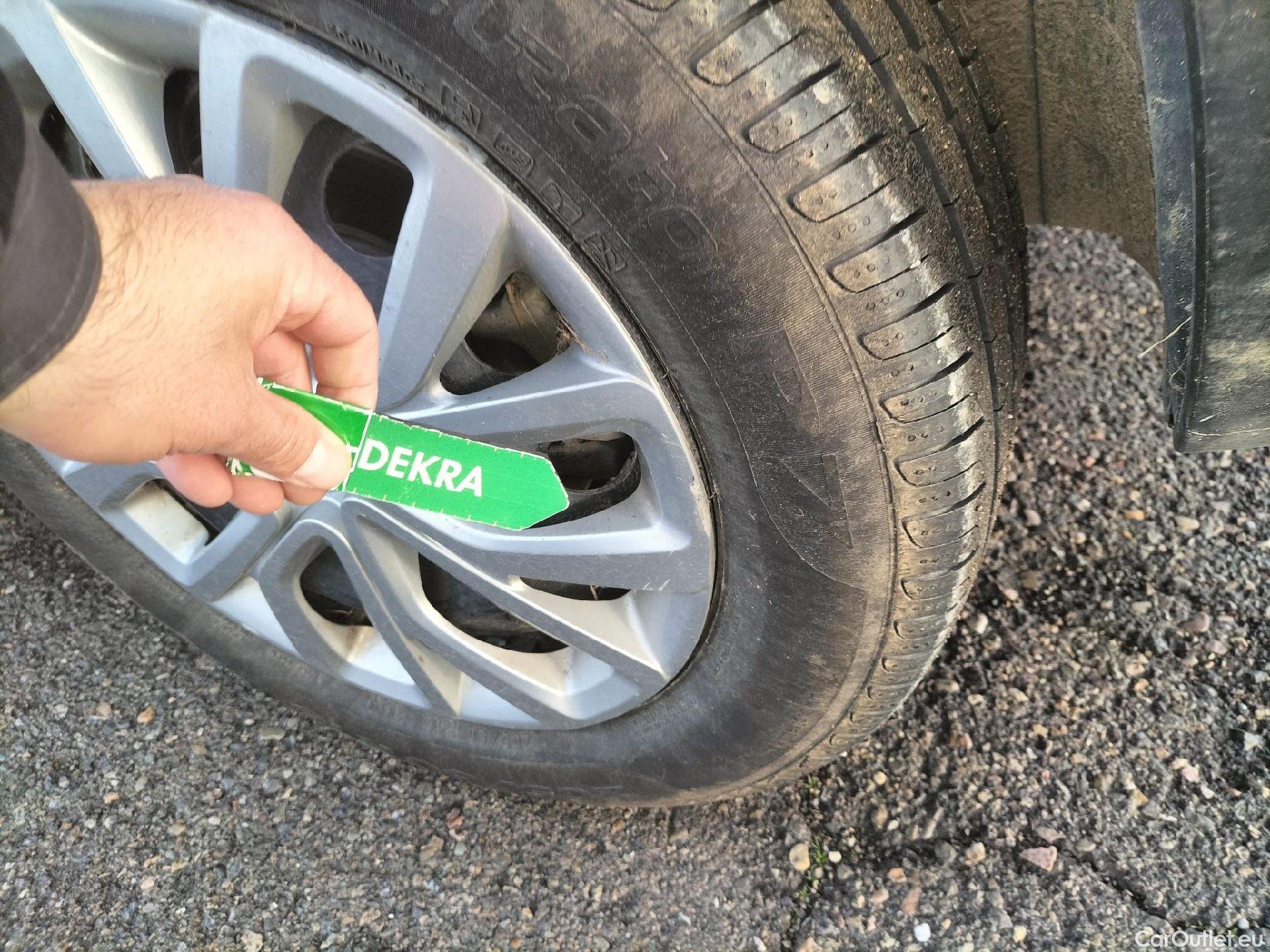  Land Rover  Discovery FIAT Doblò / 2022 / 5P / combi Combi (N1) BlueHDi 1.5 L 100CV (AC) #23