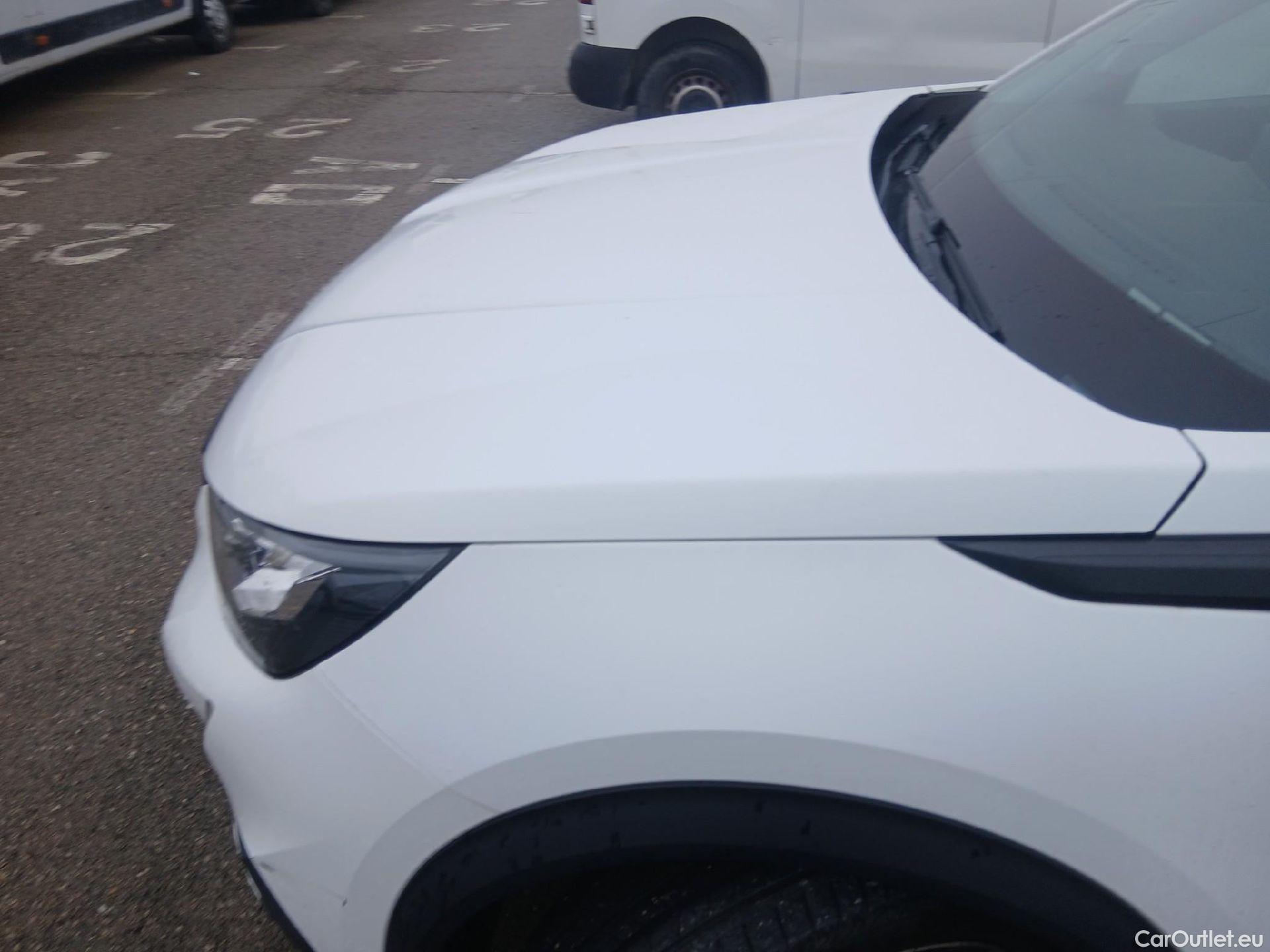  Peugeot  2008 PEUGEOT  / 2019 / 5P / todoterreno Allure BlueHDI 81kW (110CV) #5