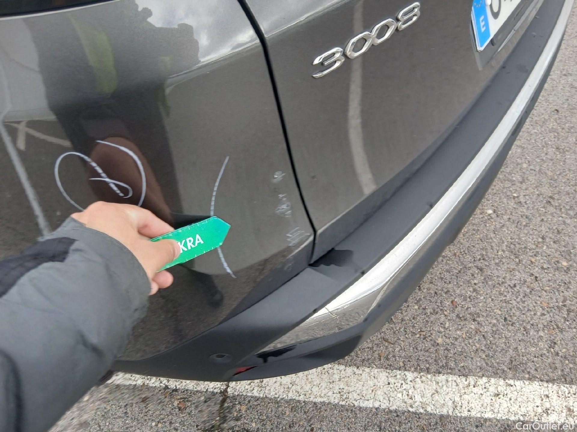  Peugeot  3008 PEUGEOT  Hybrid / 2020 / 5P / todoterreno 225 e-EAT8 Allure (AC2) #13