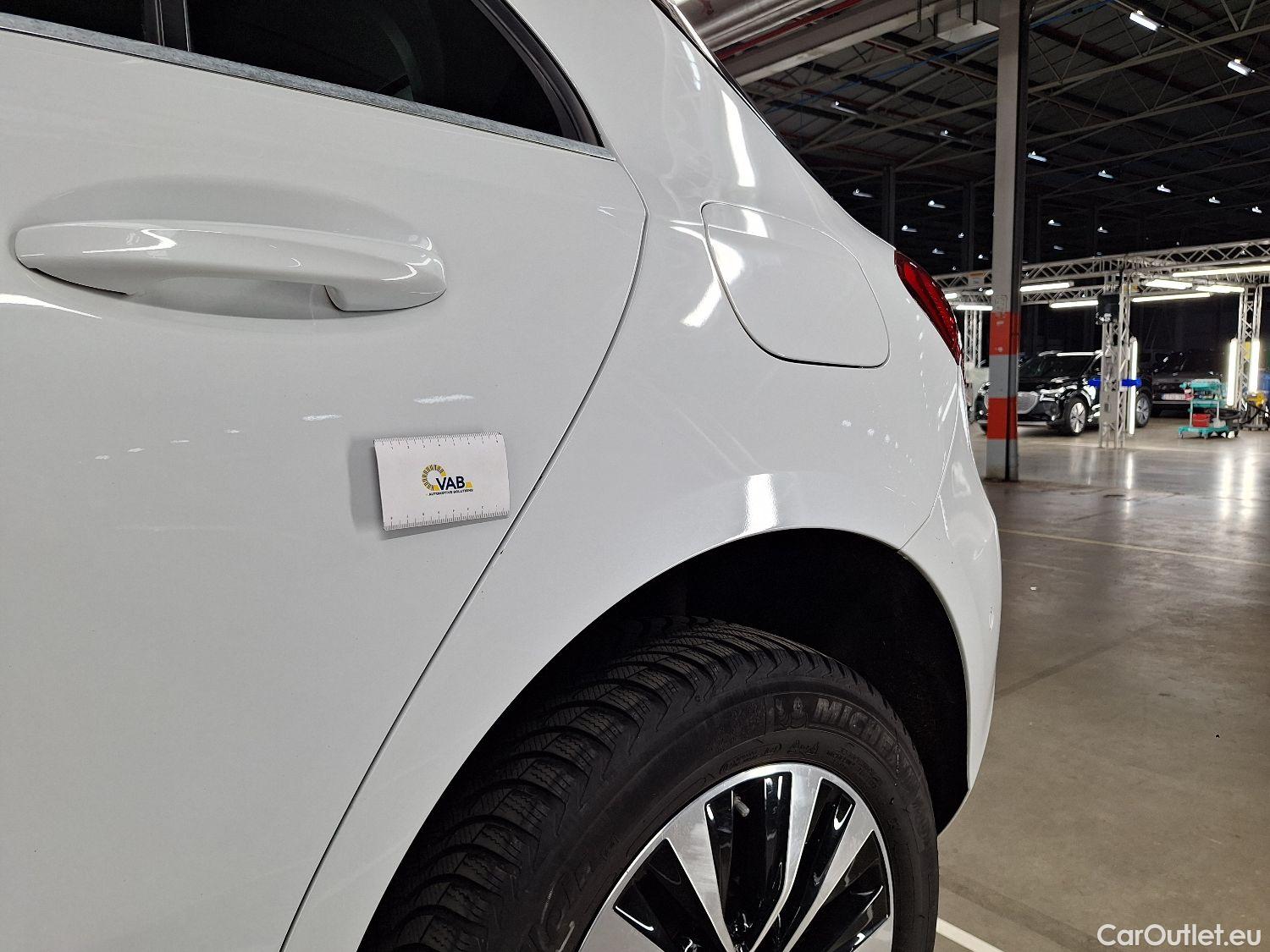  Mercedes  A-Klasse Mercedes, A-Class '18, Mercedes-Benz  A 180 d DCT Business Soluti #31