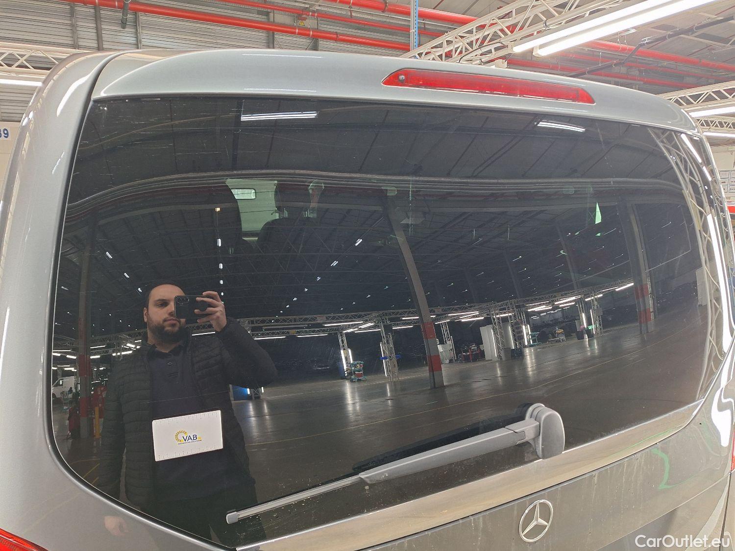  Mercedes  V-Klasse Mercedes, V-Class FL'19, Mercedes-Benz  V 220 d L2 9G-TRONIC Avantg #60