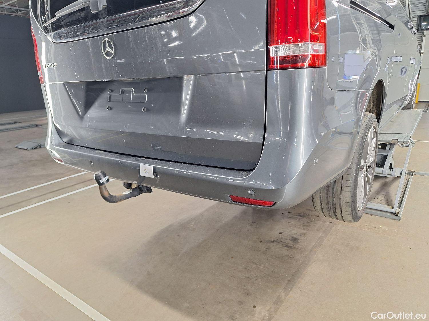  Mercedes  V-Klasse Mercedes, V-Class FL'19, Mercedes-Benz  V 220 d L2 9G-TRONIC Avantg #21