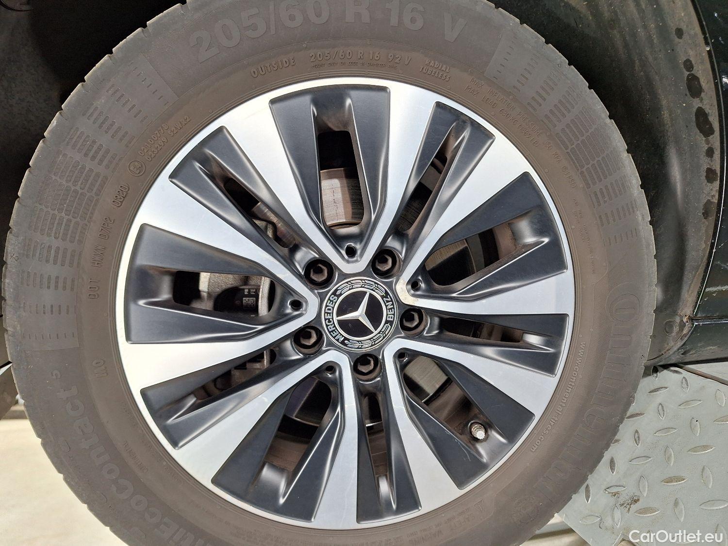  Mercedes  A-Klasse Mercedes, A-Class Berline '18, Mercedes-Benz  Limousine A 180 d DCT Busin #8