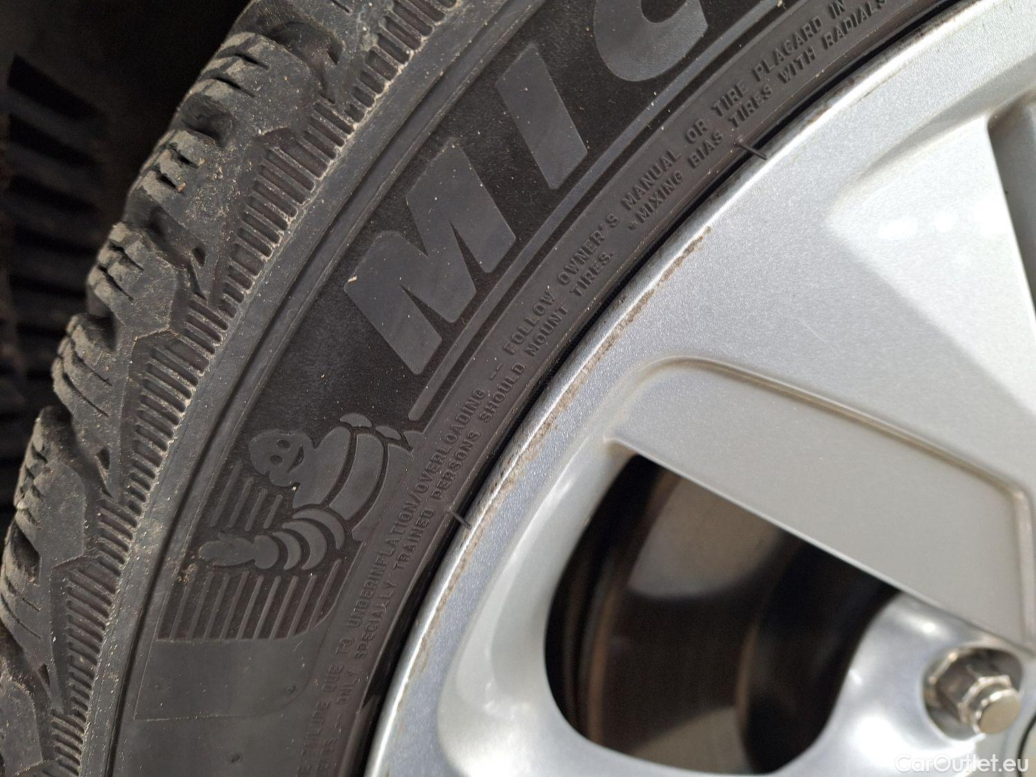  Jaguar  XE Jaguar,  FL'19, Jaguar  D180 Aut. S 4d #14