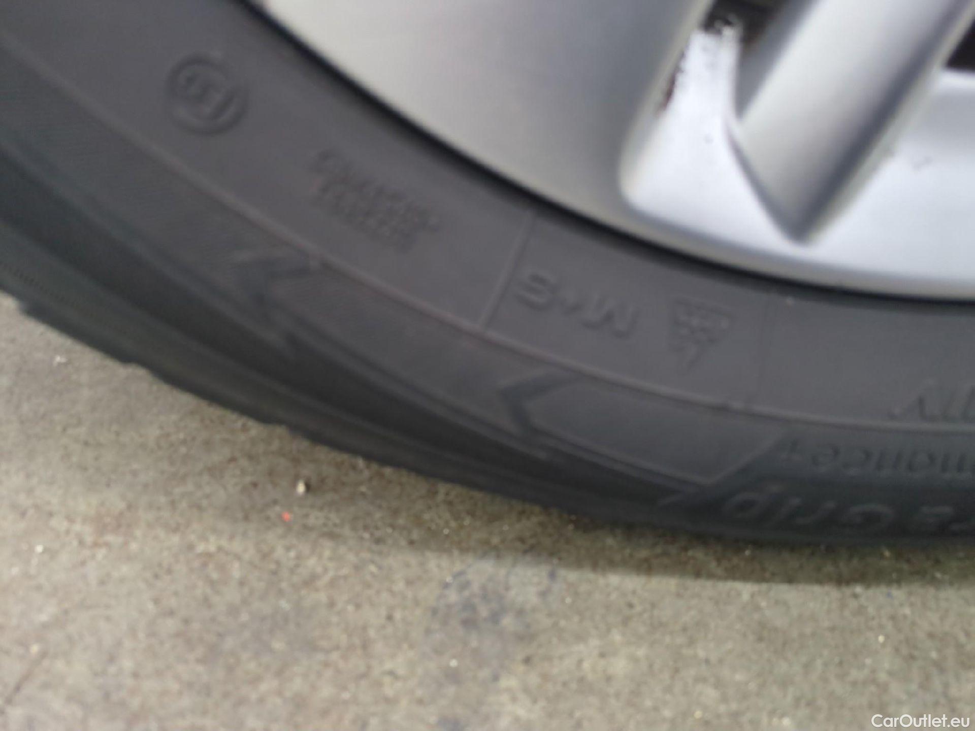  Opel   Grandland X Grandland X Elegance Business 1.2 Turbo 130CV BVA8 E6d #6