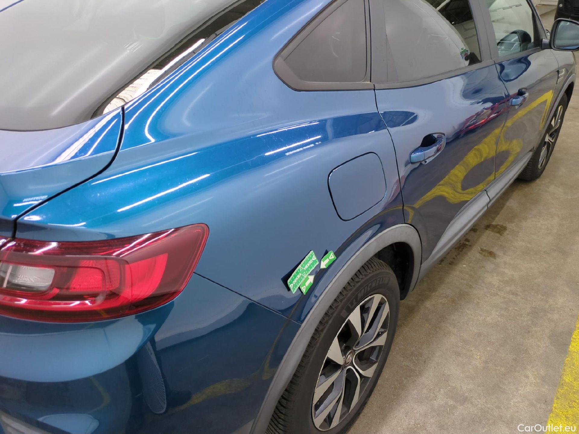  Renault  Arkana RENAULT  / 2021 / 5P / SUV Business TCe 140 EDC #26