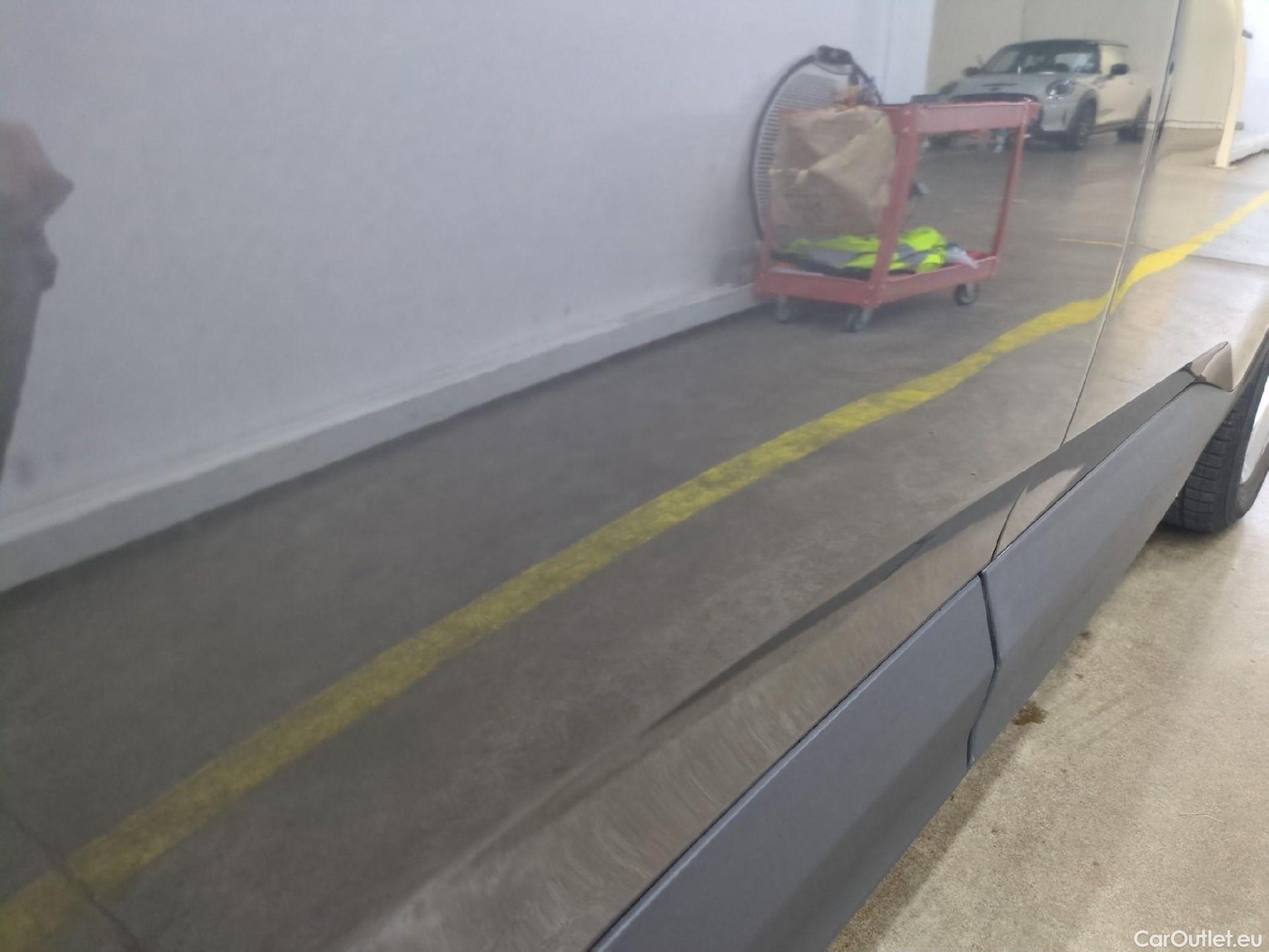  Opel   Grandland X Grandland X Elegance Business 1.2 Turbo 130CV BVA8 E6d #19