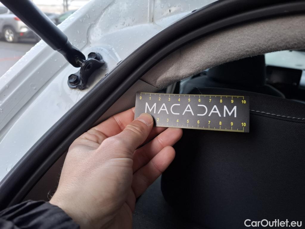  Toyota  Yaris TOYOTA  Hybride / 2019 / 5P / Berline Hybride 116h France Business Stage Acad #24