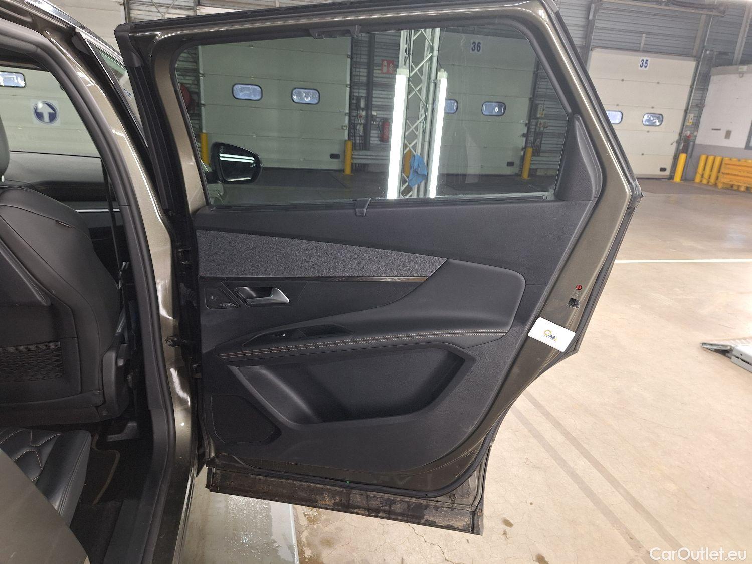  Peugeot  5008 Peugeot,  '16, Peugeot  1.5 BlueHDi 96kW S&S EAT8 GT Line 5d 7pl #32