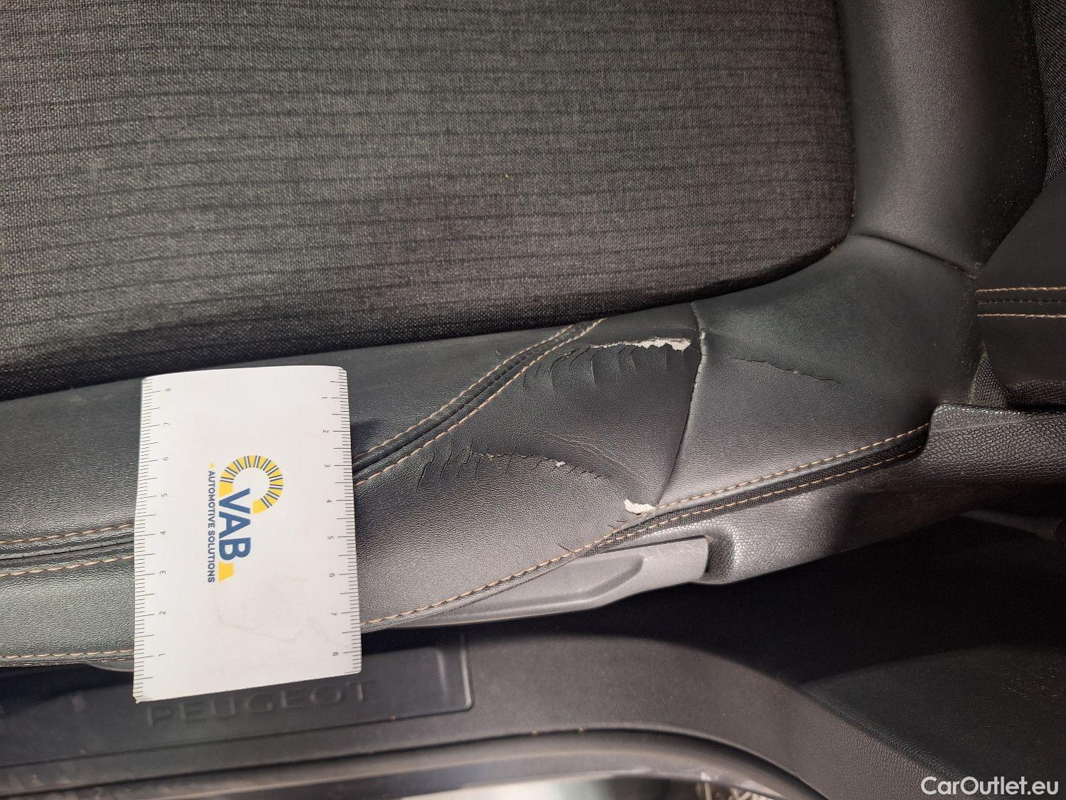  Peugeot  5008 Peugeot,  '16, Peugeot  1.5 BlueHDi 96kW S&S EAT8 GT Line 5d #21