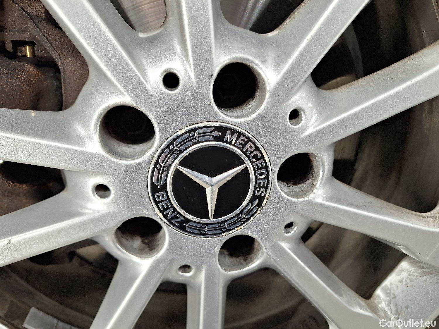  Mercedes  GLA Mercedes,  FL'17, Mercedes-Benz   200 d DCT 5d #3