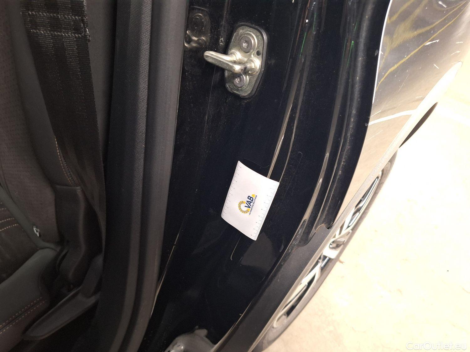  Peugeot  5008 Peugeot,  FL'20, Peugeot  1.5 BlueHDi 96kW S&S EAT8 GT 5d #54