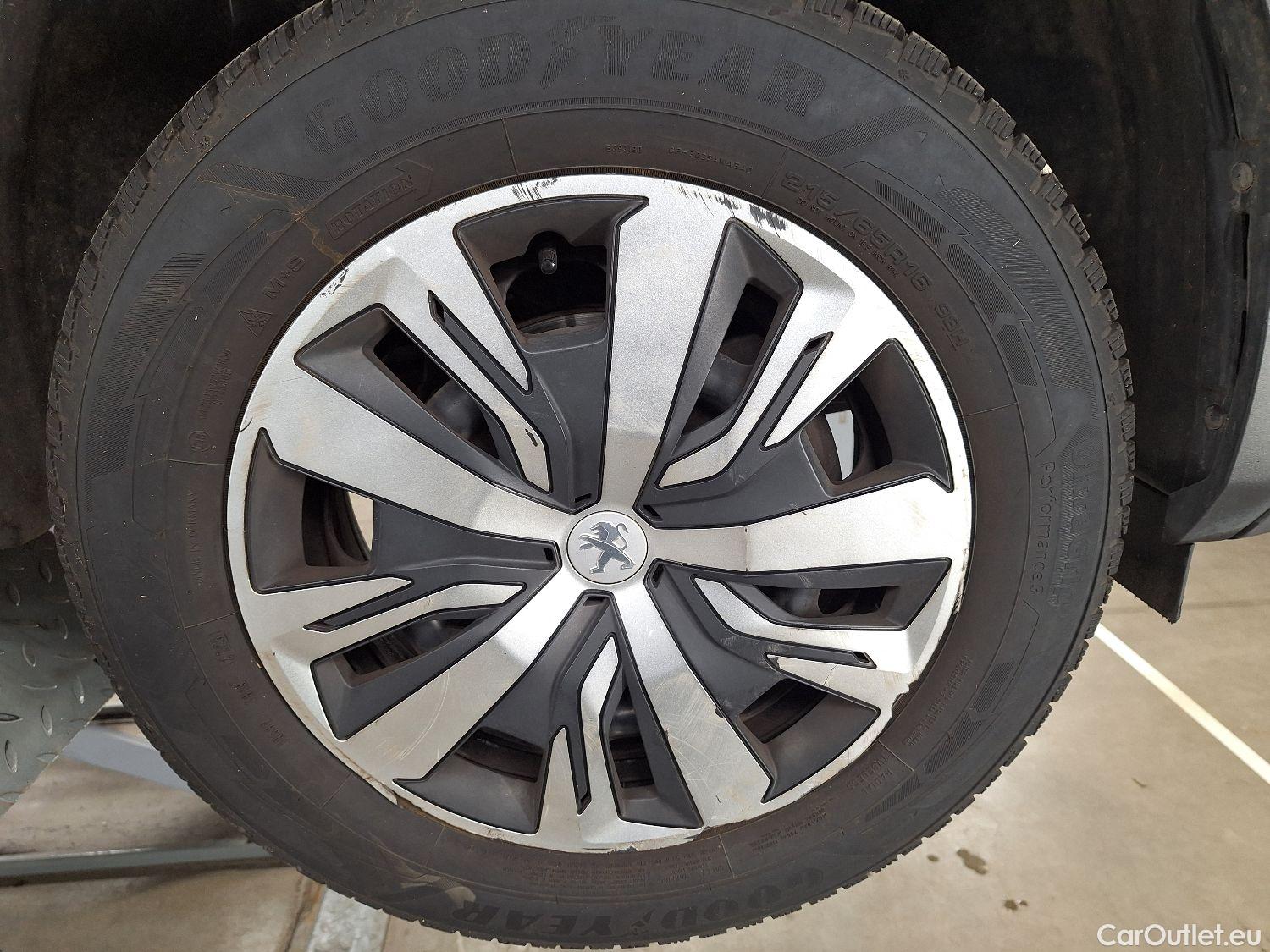  Peugeot  2008 Peugeot,  '19, Peugeot  1.5 BlueHDi 75kW S&S Active 5d #19