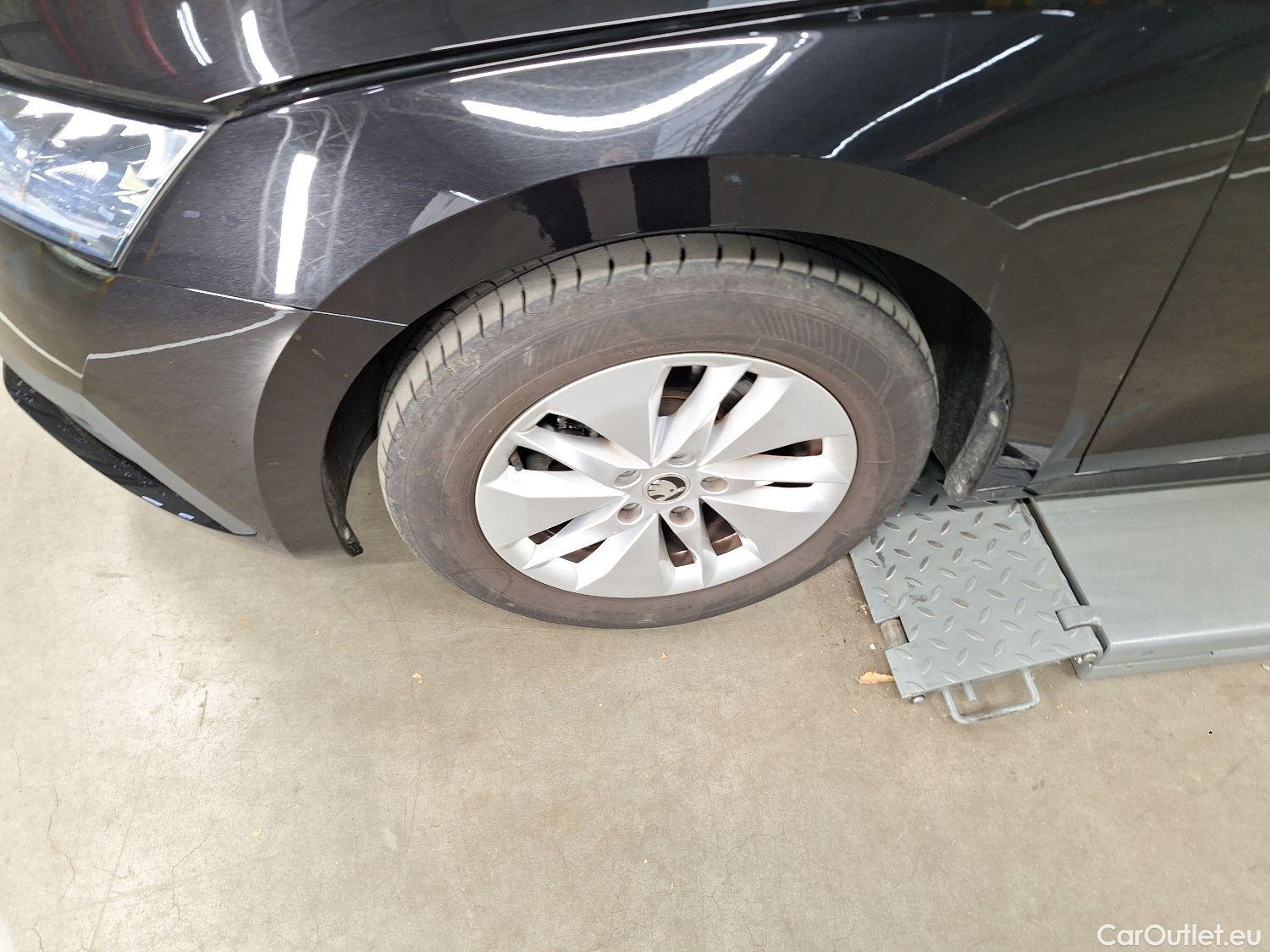  Skoda  Octavia Skoda,  Combi '20, Skoda  Combi 2.0 CRTDI 110kW DSG7 Ambition  #49