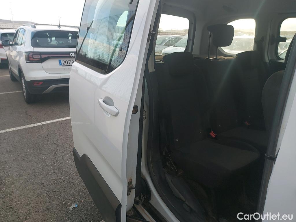  Peugeot  RIFTER PEUGEOT  / 2018 / 5P / monovolumen compacto Active Pack Standard BlueHDi 73kW #53