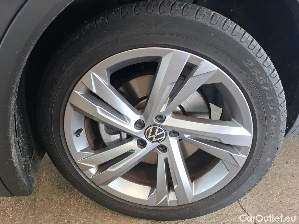  Volkswagen  Tiguan VOLKSWAGEN  / 2020 / 5P / SUV 1.4 eHybrid 245 DSG6 R-Line Exclusive #1