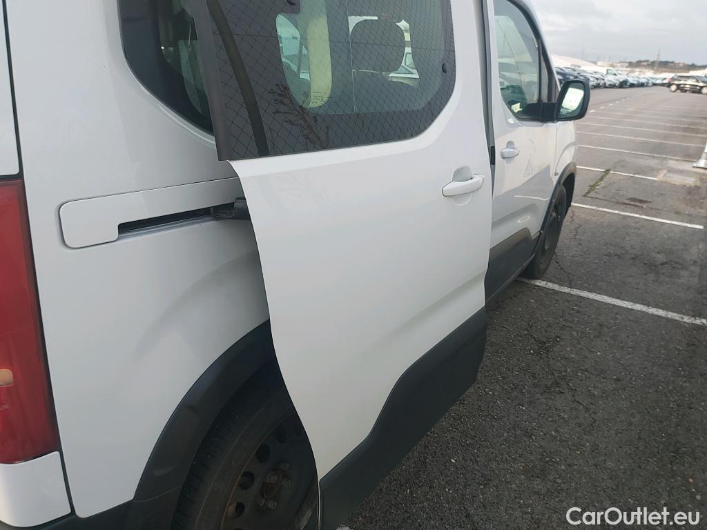  Peugeot  RIFTER PEUGEOT  / 2018 / 5P / monovolumen compacto Active Pack Standard BlueHDi 73kW #54