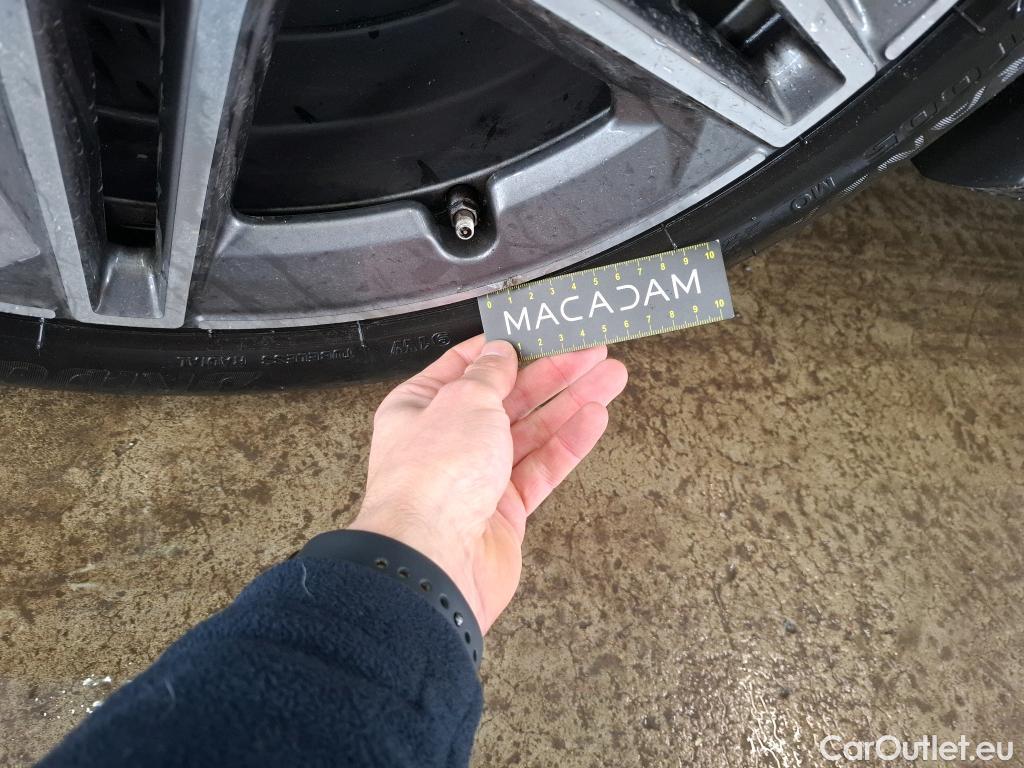  Mercedes  A-Klasse MERCEDES-BENZ Classe A Compact / 2018 / 5P / Berline A 180 AMG Line 7G-DCT #8