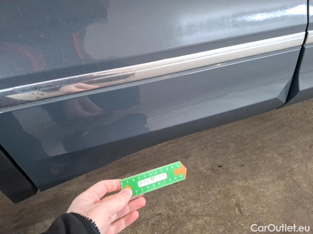  Volkswagen  Tiguan VOLKSWAGEN  / 2020 / 5P / SUV 1.4 eHybrid 245 DSG6 R-Line Exclusive #17