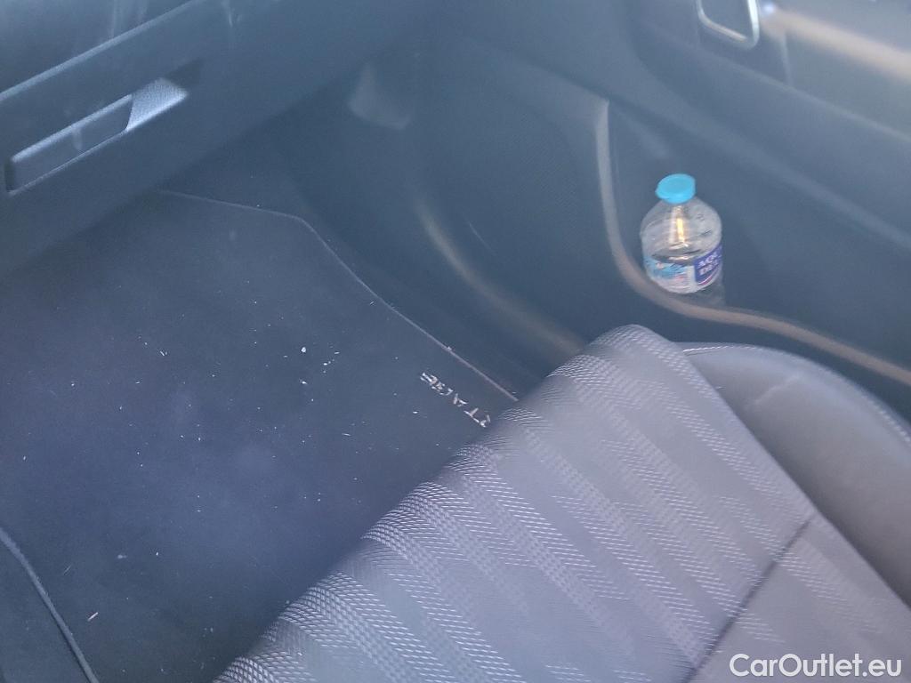  KIA  Sportage KIA  / 2018 / 5P / todoterreno 1.6 MHEV Concept 100kW (136CV) 4x2 #18