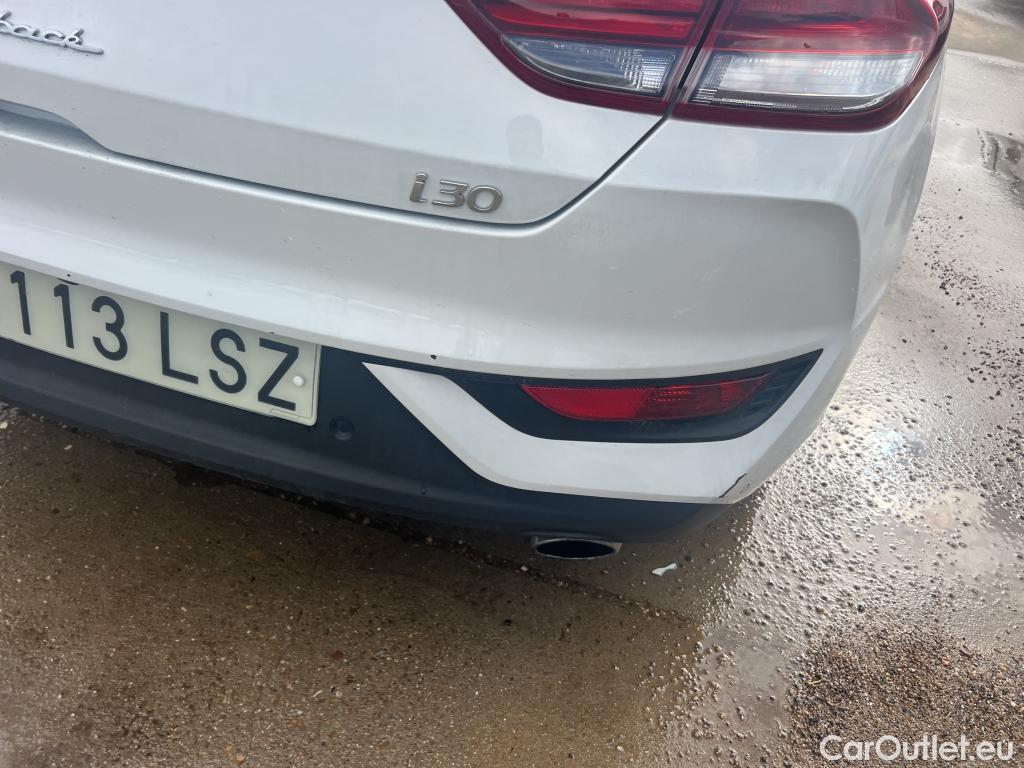  Hyundai  i30 HYUNDAI  / 2020 / 5P / berlina con portón 1.6 CRDI 100kW(136CV) 48V Klass Fastback #14