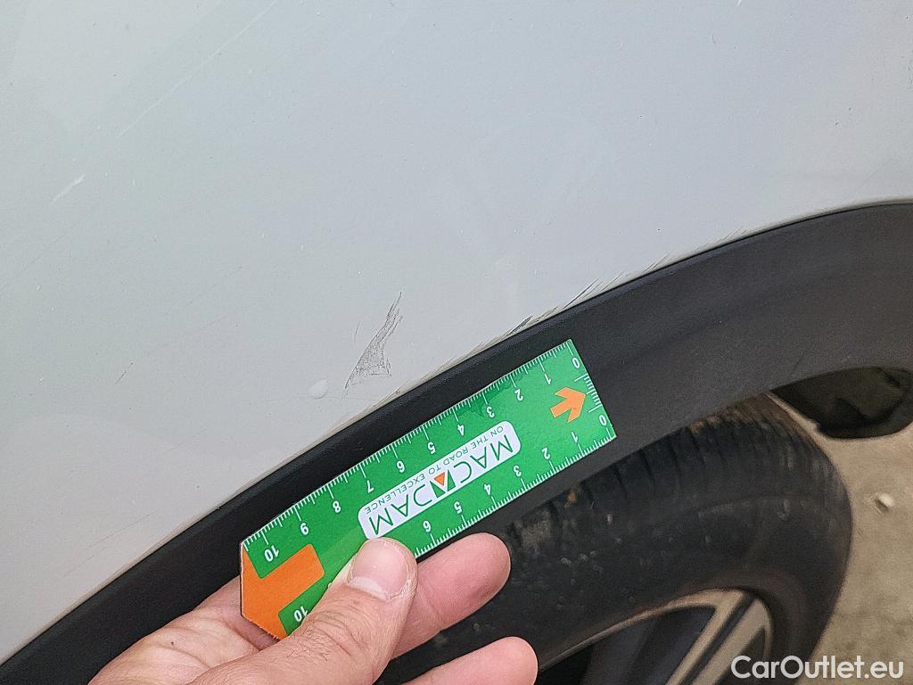  Peugeot  5008 PEUGEOT  / 2017 / 5P / todoterreno Allure BlueHDi 96kW (130CV) S&S EAT8 (CX) #18