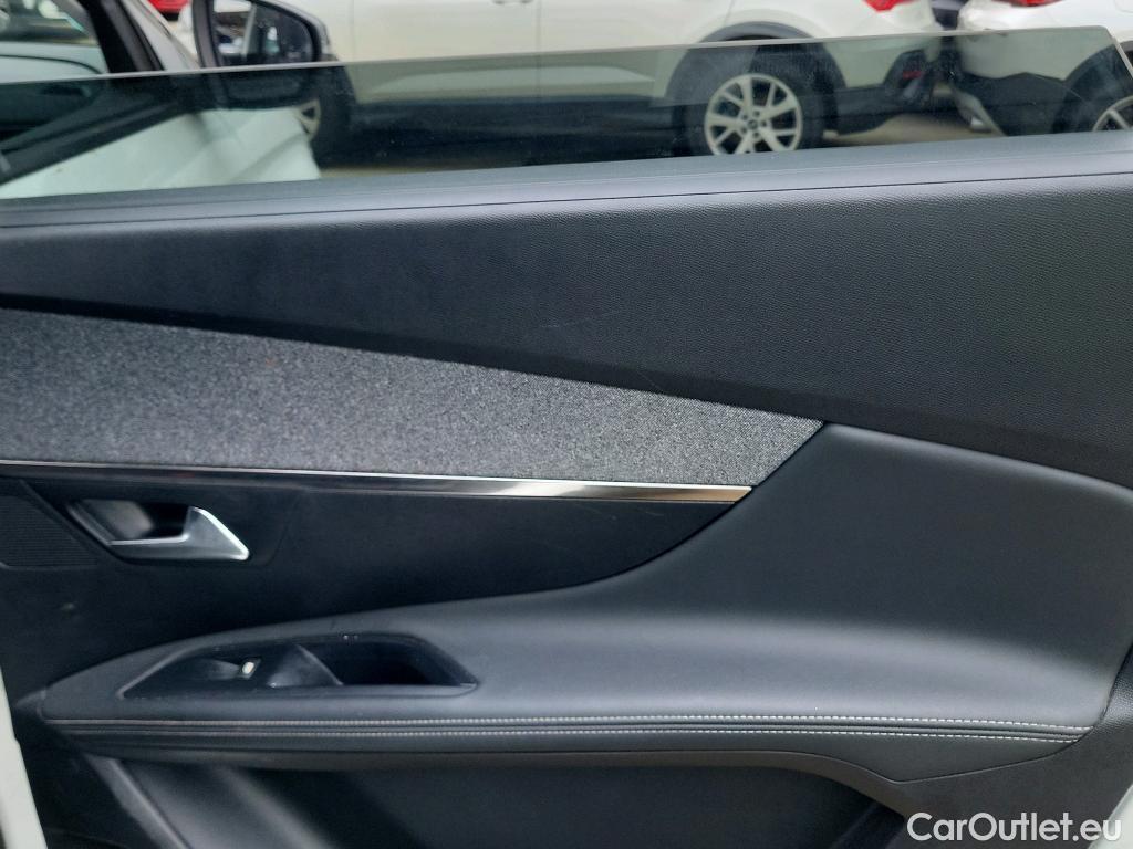  Peugeot  5008 PEUGEOT  / 2017 / 5P / todoterreno Allure BlueHDi 96kW (130CV) S&S EAT8 (CX) #40